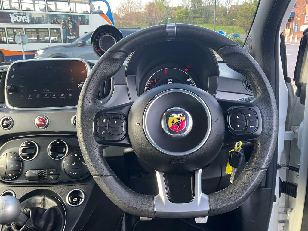 Fiat  Swift Escape 612 White #31