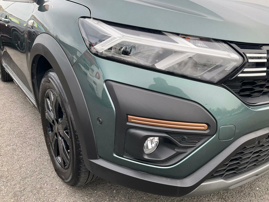 Dacia Sandero Stepway 1.0 Tce Extreme Hatchback Euro 6 Green #2
