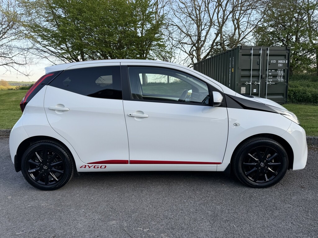 Toyota Aygo Hatchback 1.0 Vvt-i X-press 201818 BC18BZM White #6
