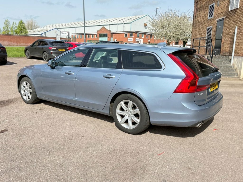 Volvo V90 2L Momentum DW18GKP Blue #2