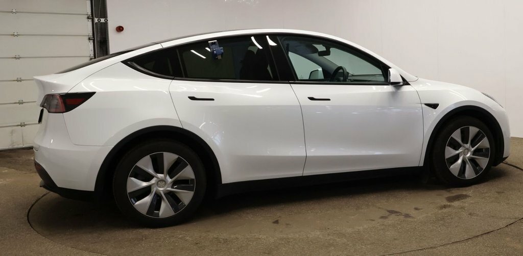 Tesla Model Y Suv FP72MVH White #4