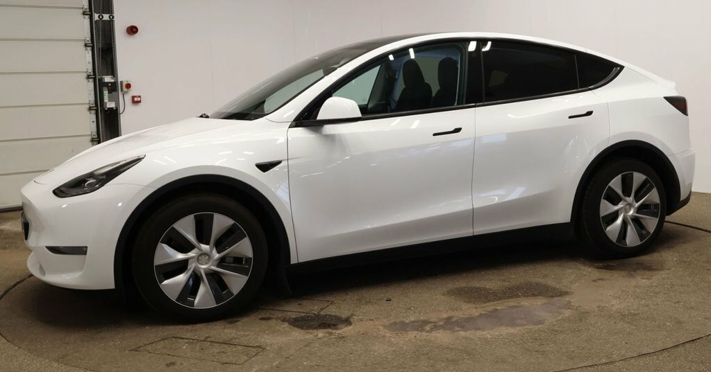 Tesla Model Y Suv FP72MVH White #5