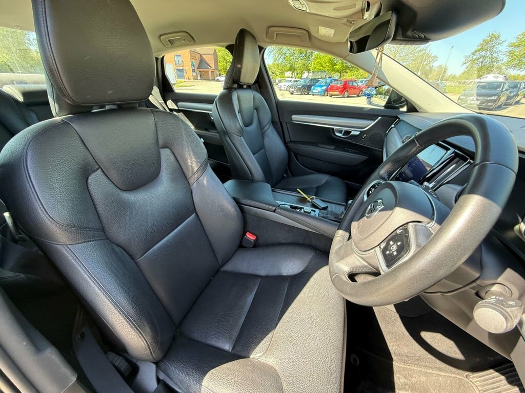 Volvo S90 2L Momentum YX68HBU Black #3