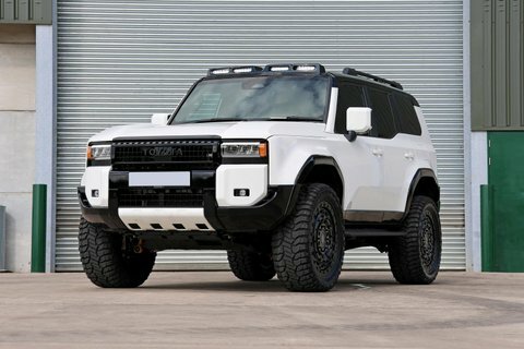 Toyota Land Cruiser 2026 75 Brand White