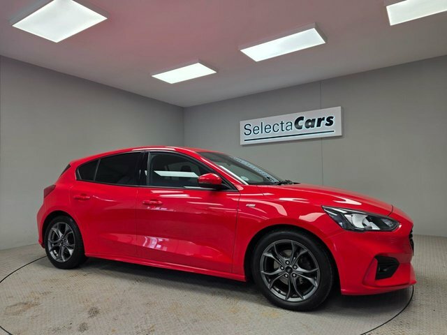Ford Focus 1.0T Ecoboost St-line Hatchback GV68VTM Red #4