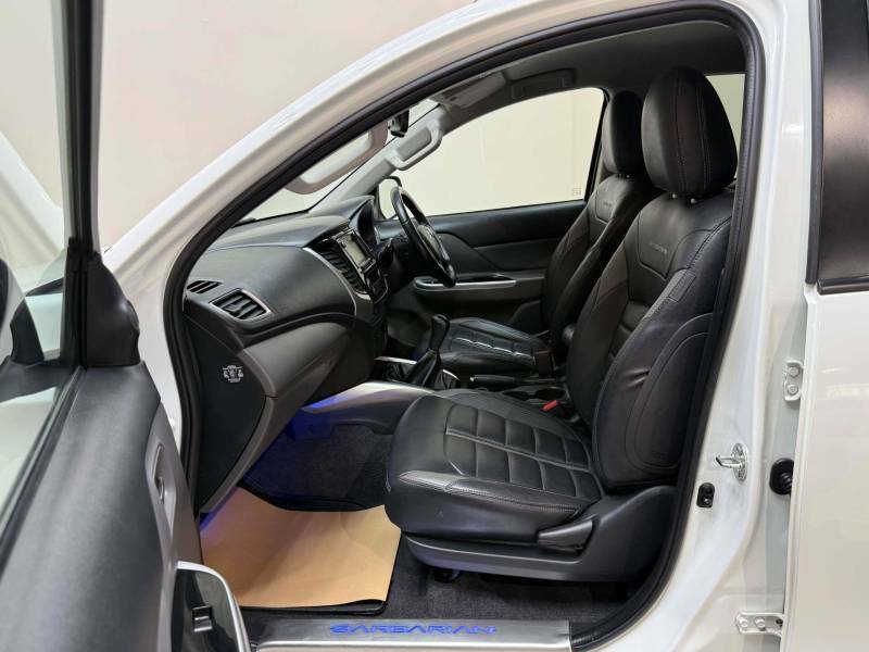 Mitsubishi L200 2.4 L200 Barbarian Di-d 4Wd - 2017 67 DS67NLZ White #4