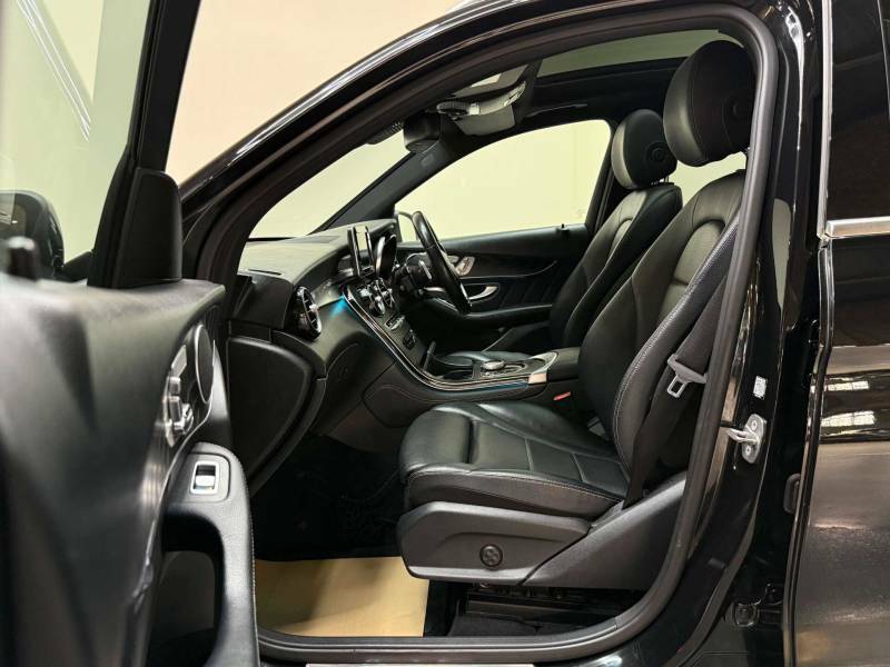 Mercedes-Benz GLC Class 2.1 Glc 220 D 4Matic Amg Line Premium 4Wd MJ67ZDL Black #4