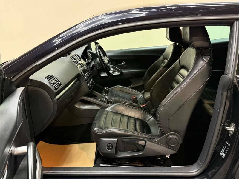 Volkswagen Scirocco 2.0 Scirocco R-line Bluemotion Technology Tdi RO64HXJ Black #3