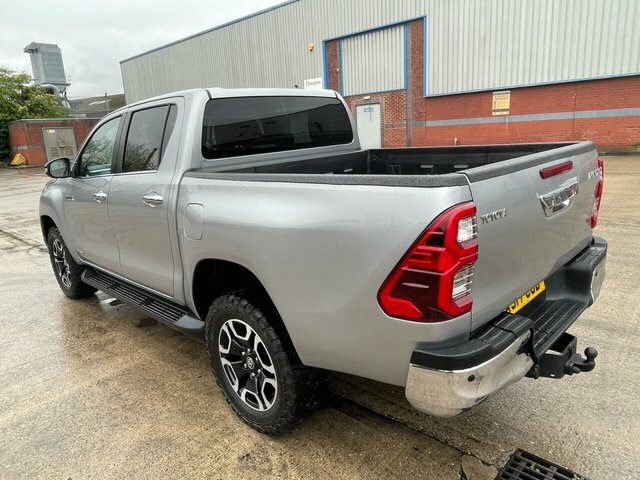 Toyota HILUX D-4d Invincible Pickup Double Silver #4