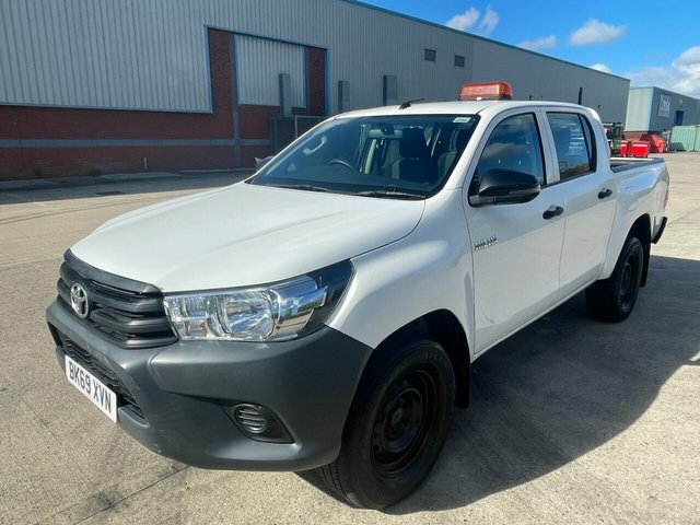 Toyota HILUX D-4d Active Pickup Double White #2