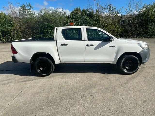 Toyota HILUX D-4d Active Pickup Double White #5