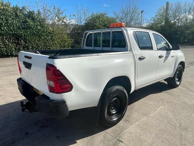 Toyota HILUX D-4d Active Pickup Double White #3