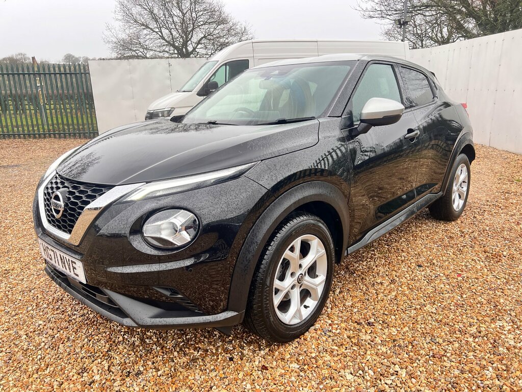 Nissan Juke 1.0 Dig-t N-connecta Suv Euro 6 HG71NVE Black #3