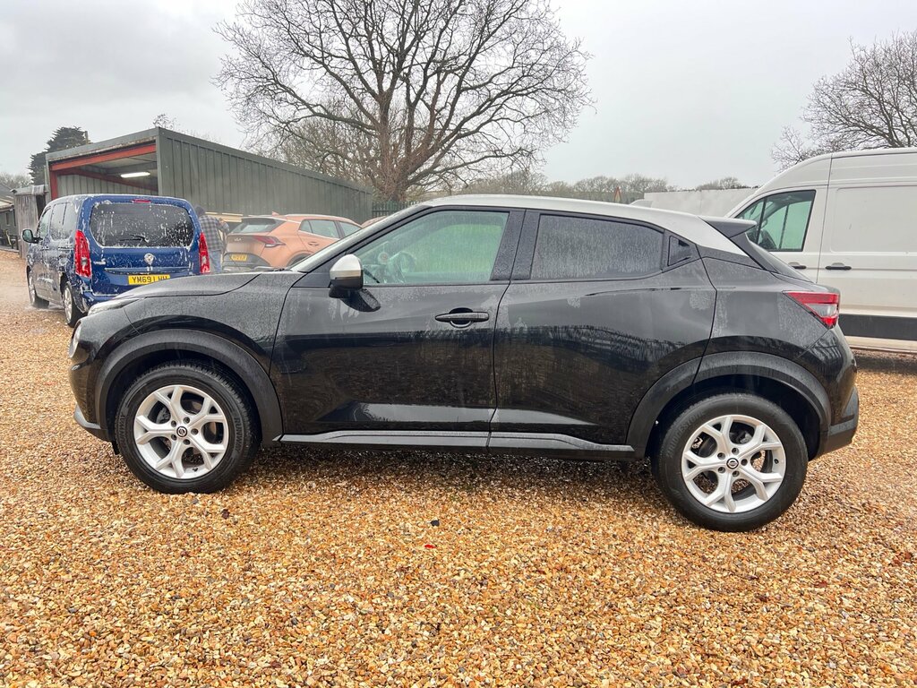 Nissan Juke 1.0 Dig-t N-connecta Suv Euro 6 HG71NVE Black #4
