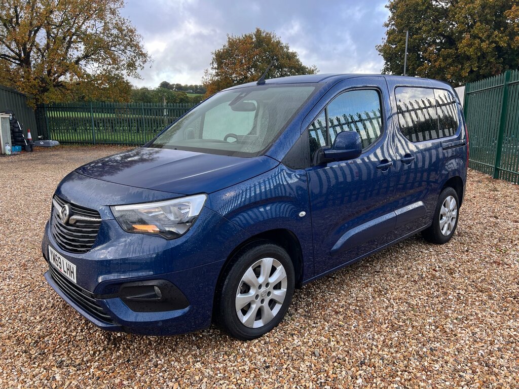 Vauxhall Combo Life 1.5 Turbo D Blueinjection Energy Mpv Ma YM69LHH Blue #3