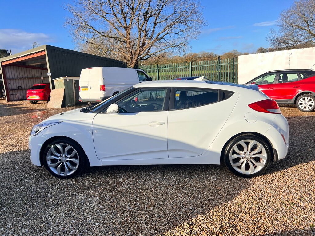 Hyundai Veloster 1.6 Gdi Se Hatchback Euro 5 140 White #4