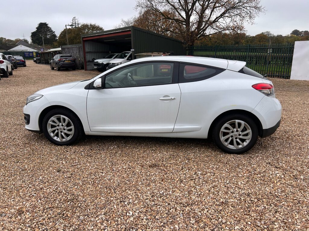 Renault Megane 1.6 Vvt Dynamique Tomtom Coupe E White #4
