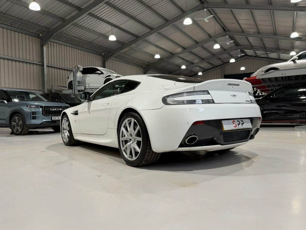 Aston Martin Vantage 4.7 V8 Coupe Sportshift Euro 5 420 Bhp White #2