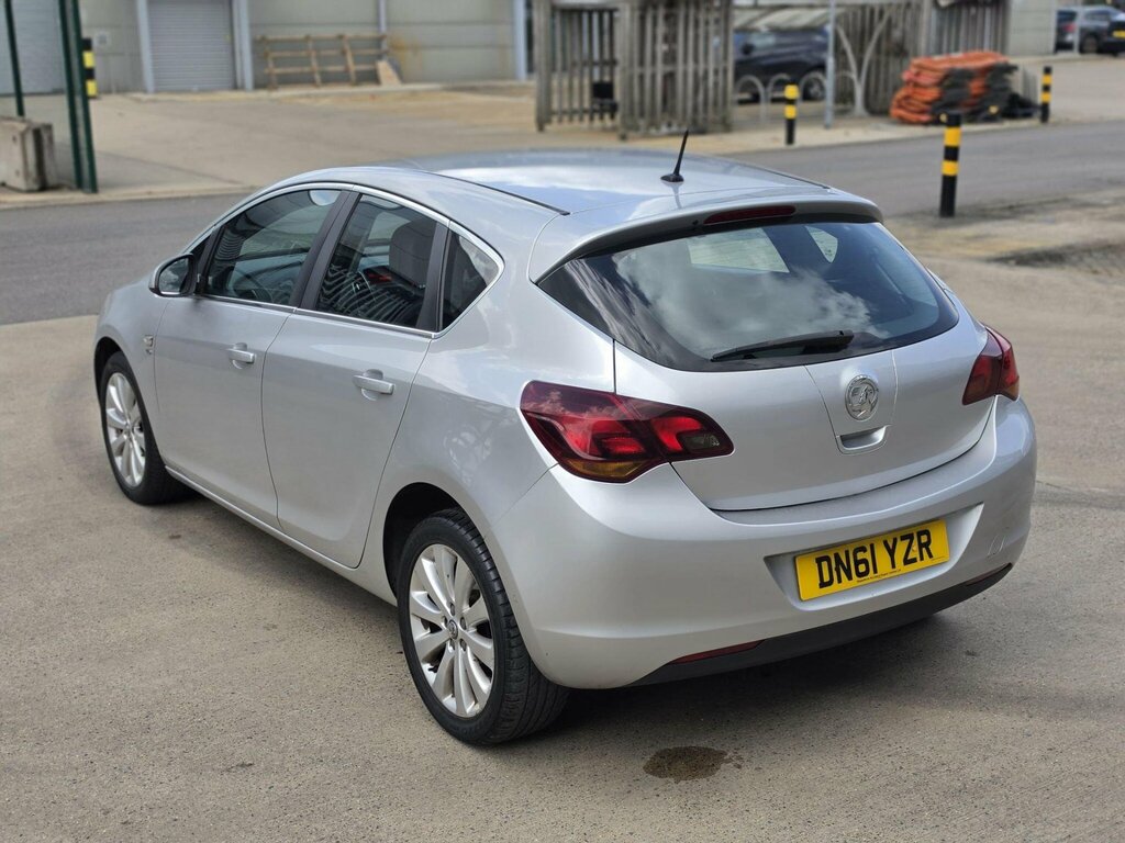 Vauxhall Astra 1.6 16V Elite Euro 5 DN61YZR Silver #3