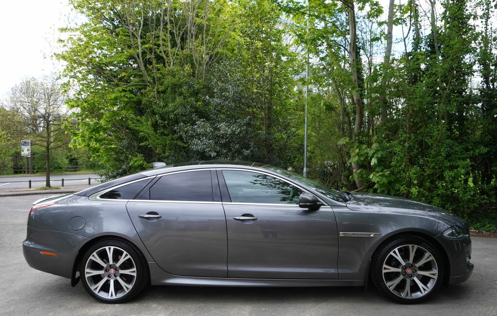 Jaguar XJ 3.0D V6 Portfolio Grey #6
