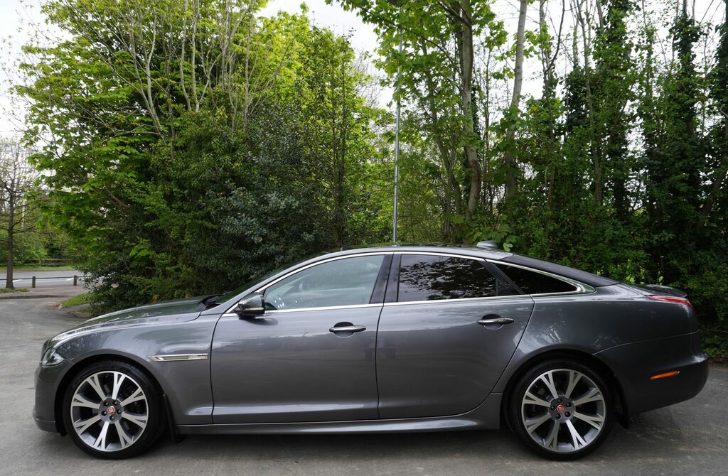 Jaguar XJ 3.0D V6 Portfolio Grey #2