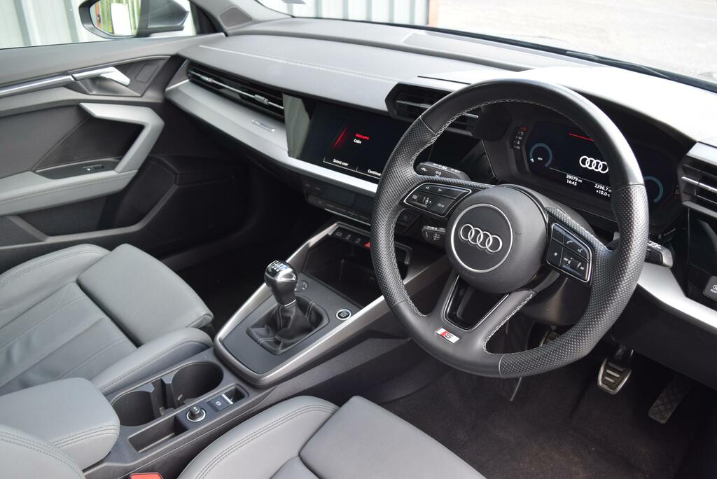 Audi A3 35 Tfsi S Line RF72XBN Grey #3
