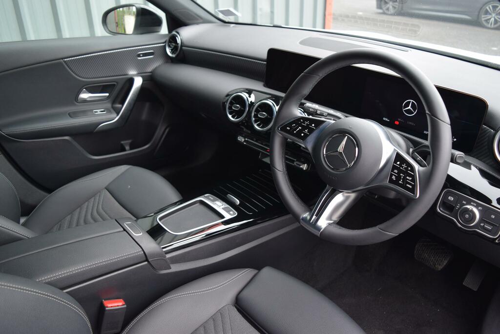 Mercedes-Benz A Class A180 Sport Edition LR74GYX White #3