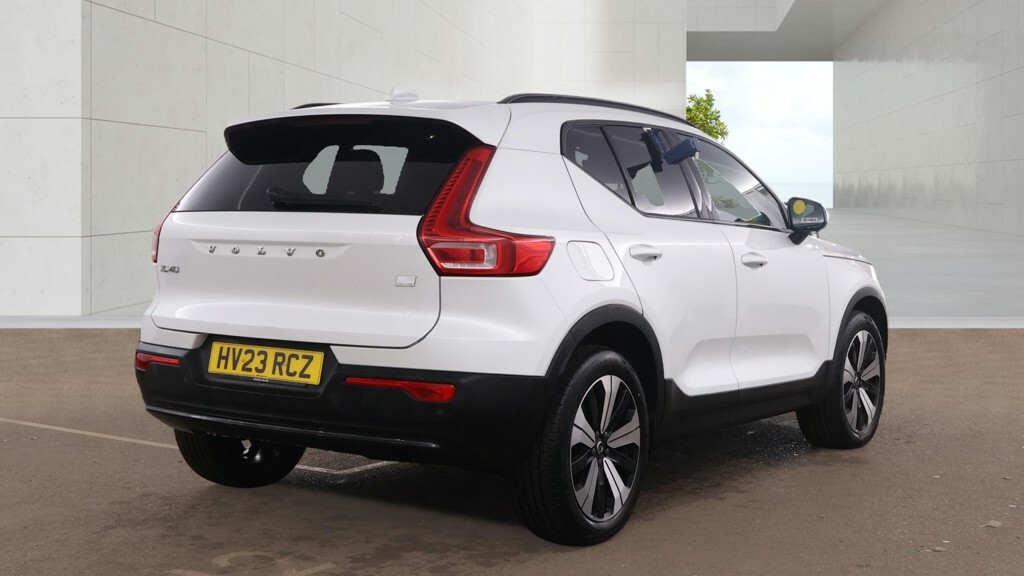 Volvo XC40 1.5 T5 Recharge Phev Ultimate Dark HV23RCZ White #4