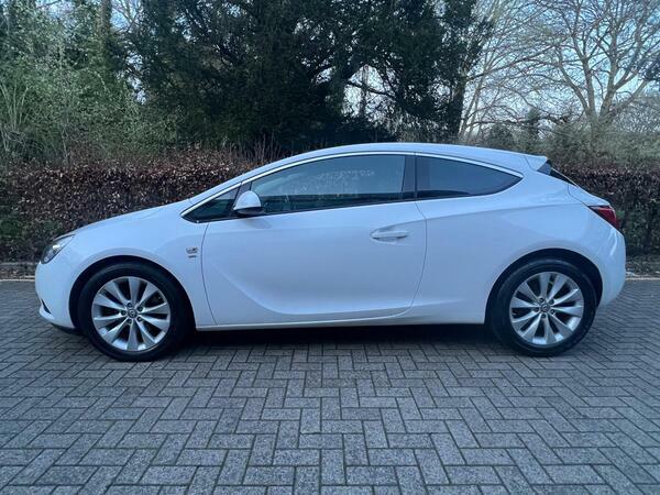 Vauxhall Astra GTC 2.0 Cdti Sri Euro 5 #6