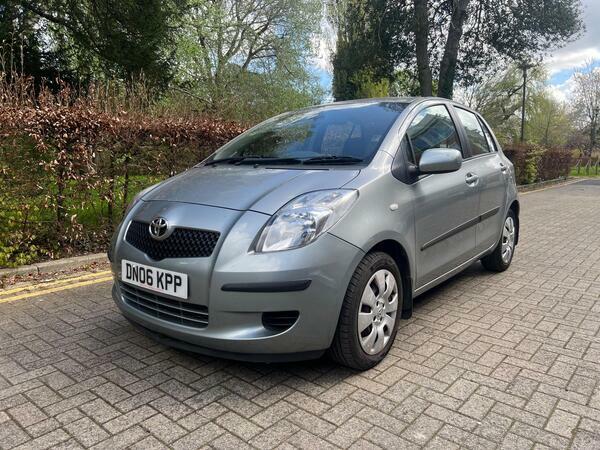Toyota Yaris 1.3 T3 Multimode Silver