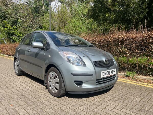 Toyota Yaris 1.3 T3 Multimode Silver #2