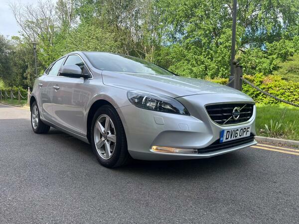 Volvo V40 2.0 T2 Se Euro 6 Ss 