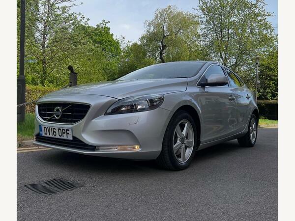 Volvo V40 2.0 T2 Se Euro 6 Ss  #2