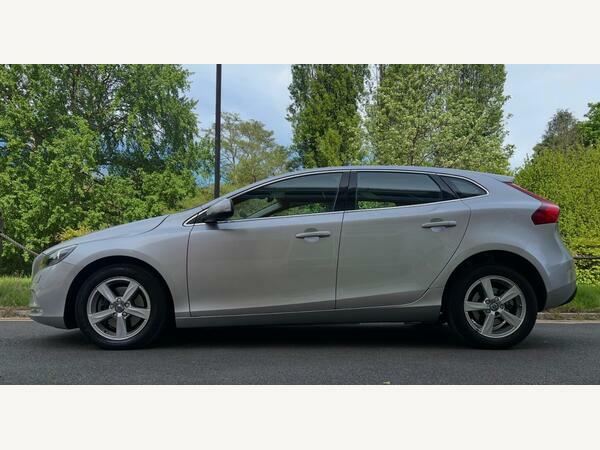 Volvo V40 2.0 T2 Se Euro 6 Ss  #5