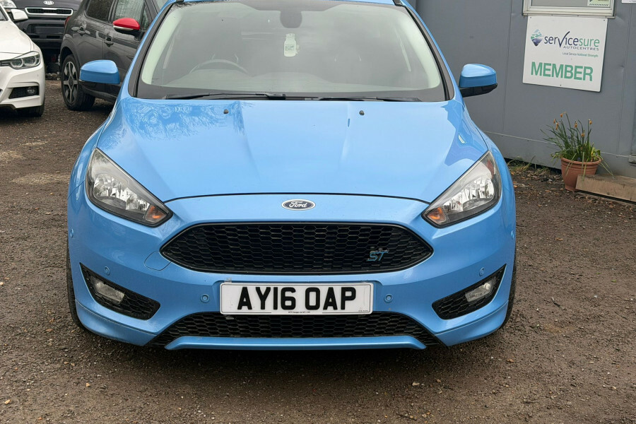 Ford Focus Hatchback AY16OAP Blue #2