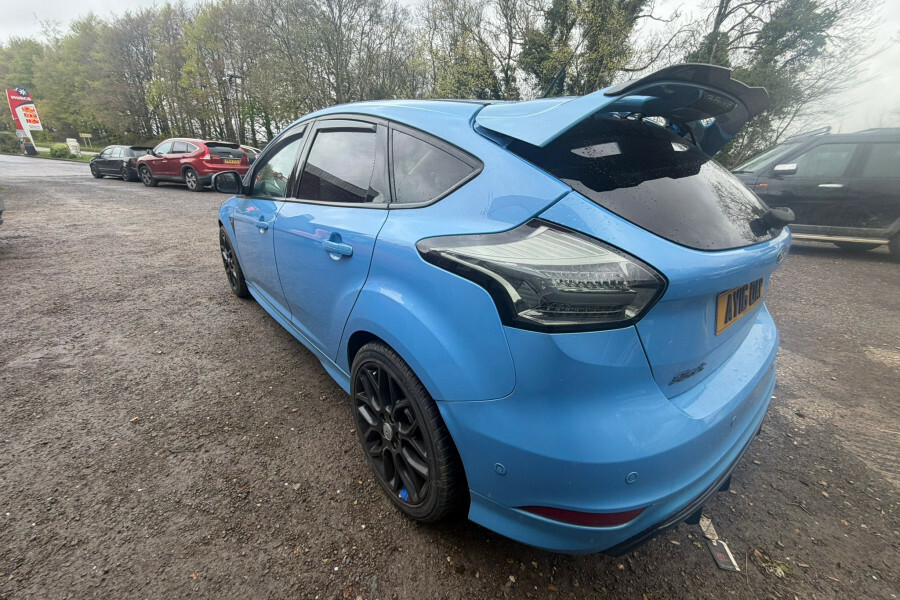 Ford Focus Hatchback AY16OAP Blue #3