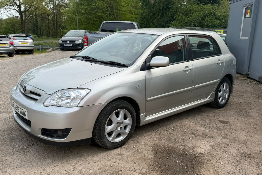 Toyota Corolla Hatchback Silver #3