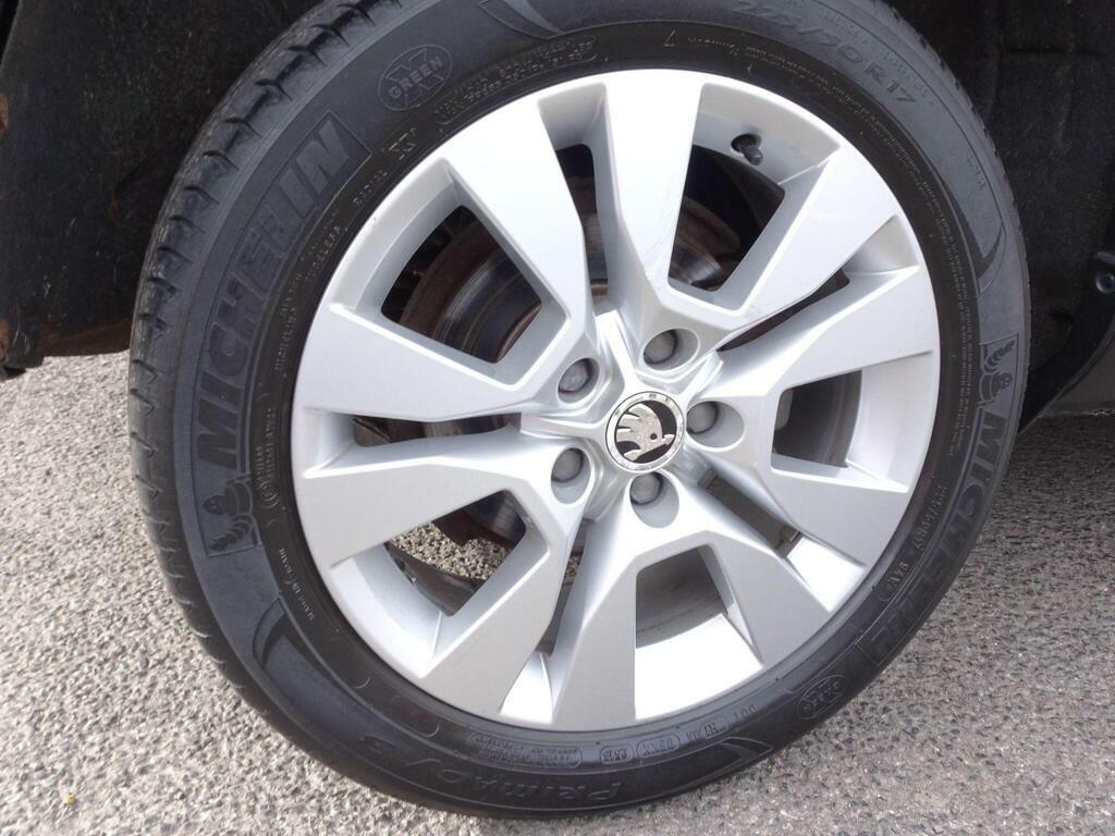 Skoda Yeti 2.0 Tdi Se L Outdoor 4Wd Euro 6 S S Black #4