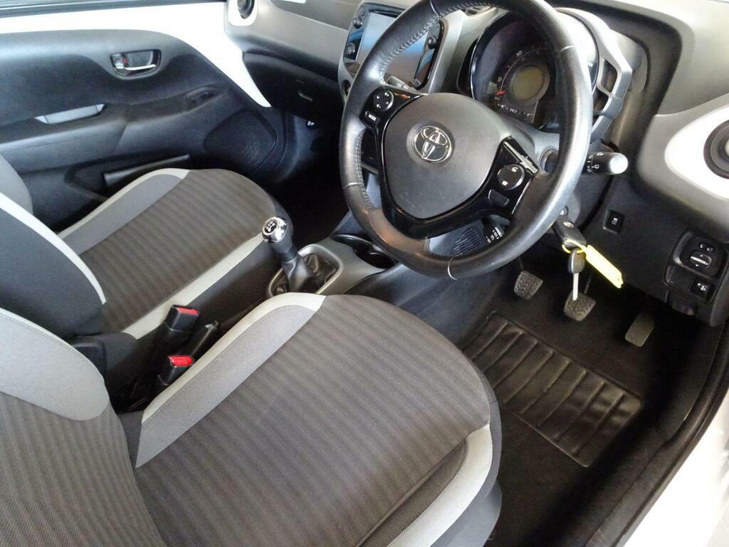 Toyota Aygo 1.0 Vvt-i X-press Euro 6 SC18VOB White #3