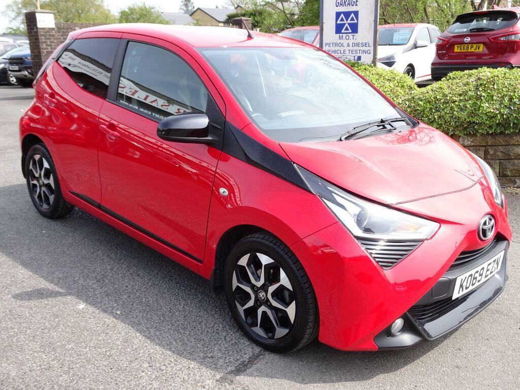 Toyota Aygo 1.0 Vvt-i X-trend Euro 6 K069EZN Red #2