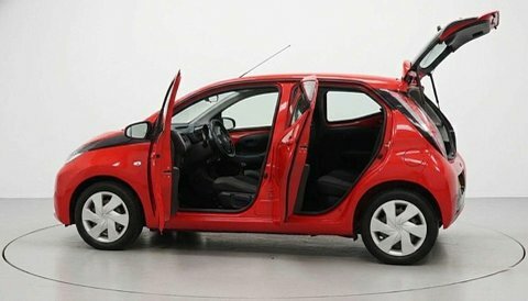 Toyota Aygo X -Play Vvt-i GC66CHJ Red #5