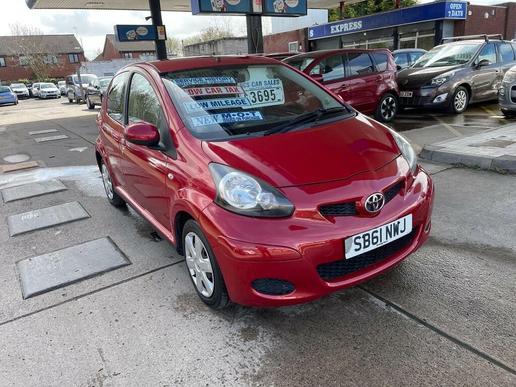 Toyota Aygo Hatchback 1.0 Vvt-i Ice Euro 5 201161 Red
