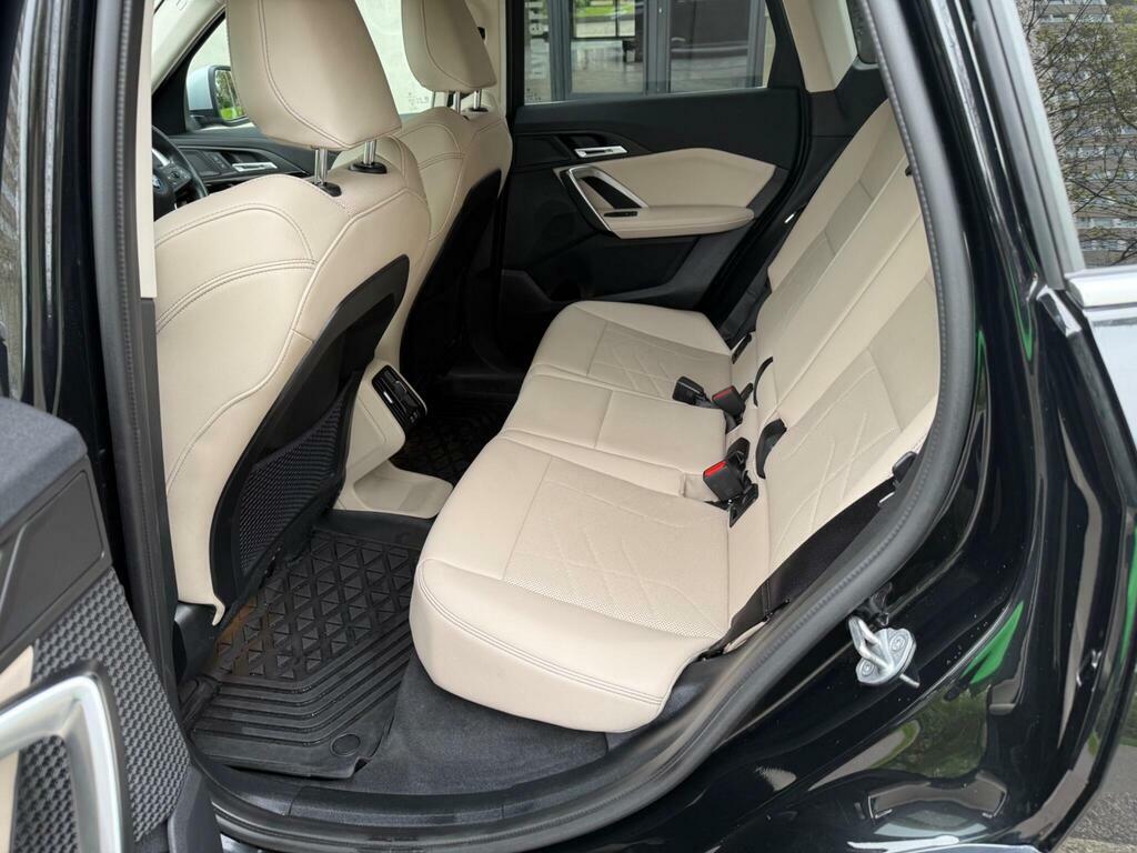 BMW iX1 30 66.5Kwh Xline Xdrive LV24HFC Black #4