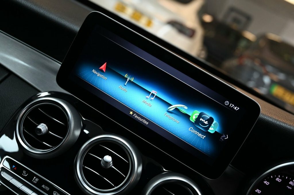 Mercedes-Benz C Class 2L Amg Line LL69OYX Black #4