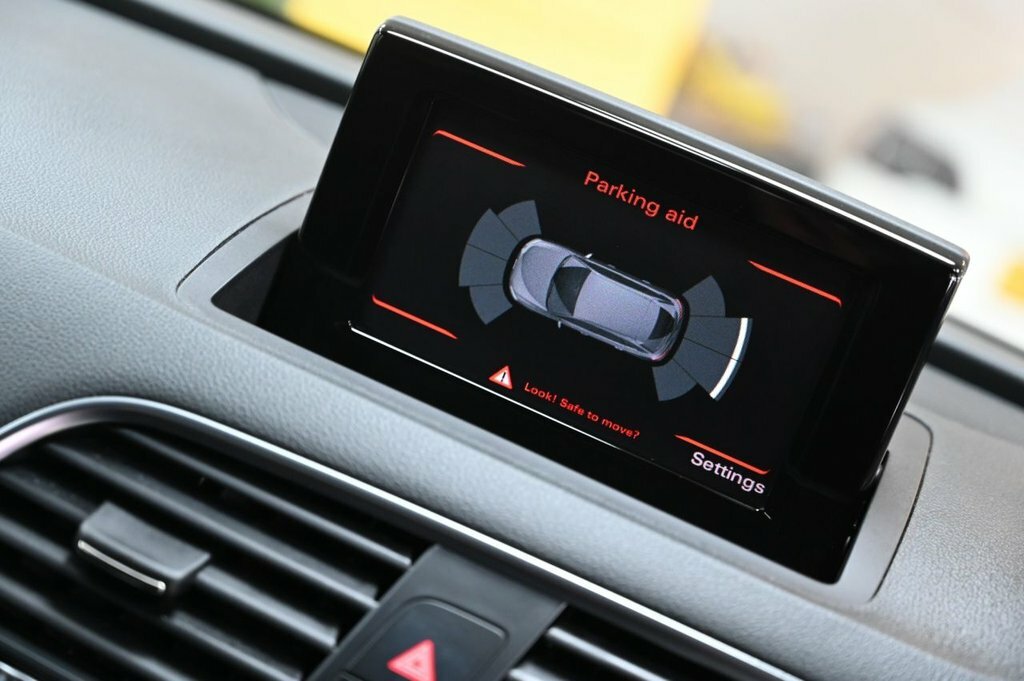 Audi Q3 2L S Line Edition FM67FFL Black #6