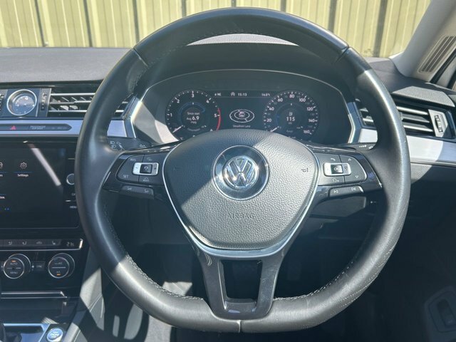 Volkswagen Passat 2.0 Tdi Gt Estate Dsg Euro 6 S S 150 XT13HAN White #2