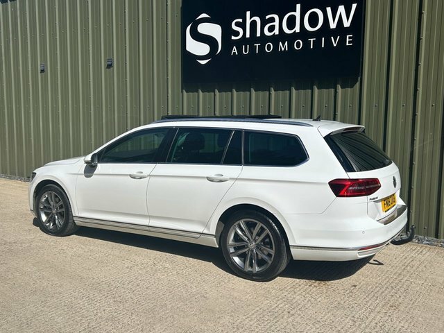 Volkswagen Passat 2.0 Tdi Gt Estate Dsg Euro 6 S S 150 XT13HAN White #3