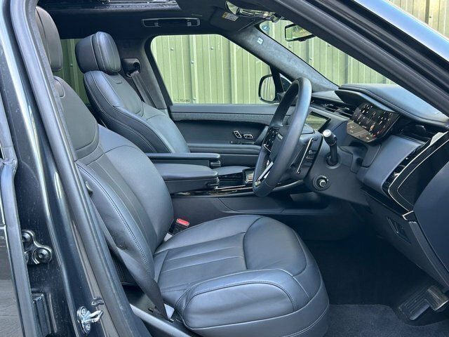 Land Rover Range Rover Sport 4.4 P530 V8 Suv 4Wd DT25FXE Black #4