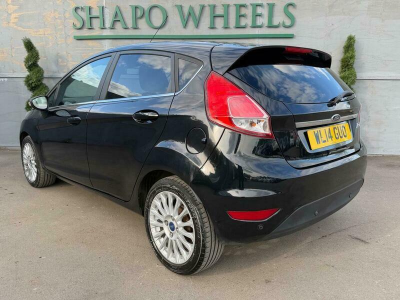 Ford Fiesta 1.6 Titanium Powershift Euro 5 - 2014 14 Plat WL14GUO Black #2