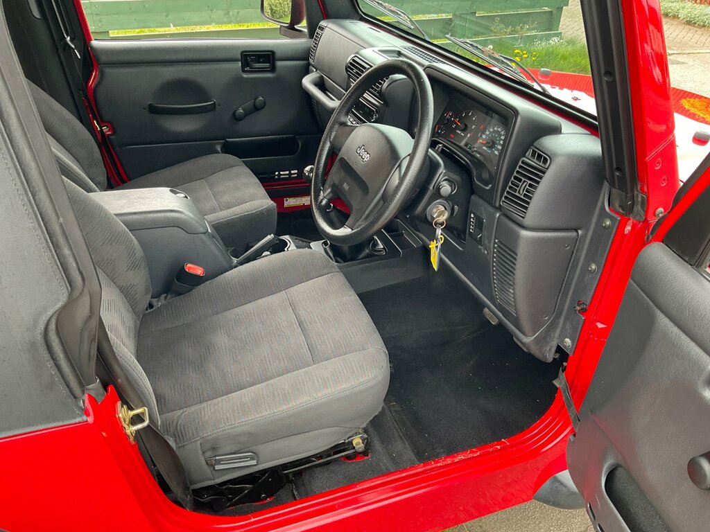 Jeep Wrangler Sahara Black #6